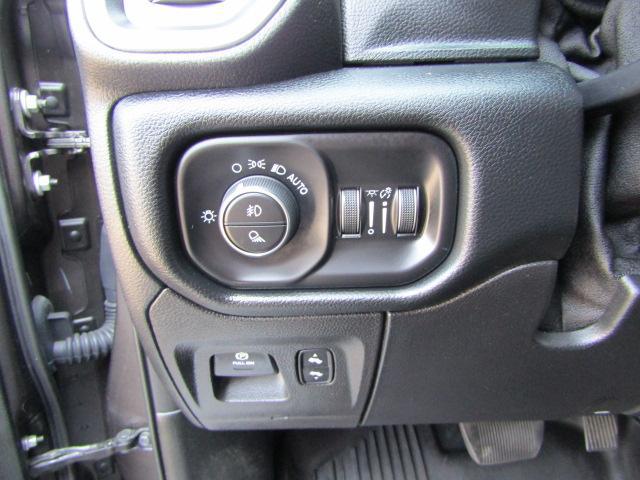 2020 Ram 1500 Laramie Crew Cab 4x4 64 Box