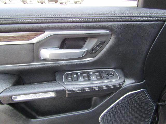 2020 Ram 1500 Laramie Crew Cab 4x4 64 Box
