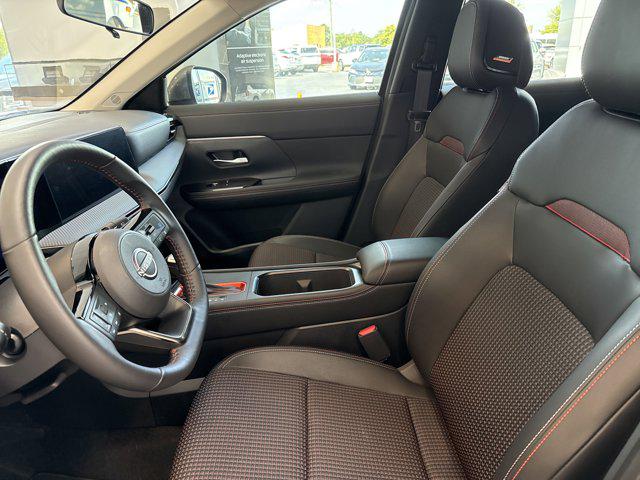 2025 Nissan Kicks SR FWD