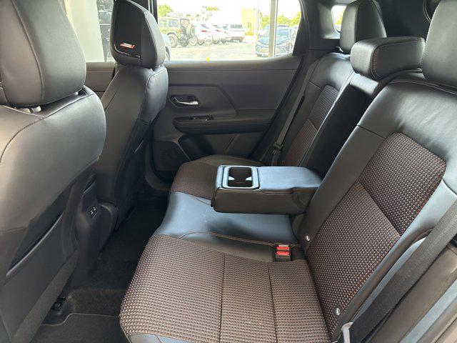2025 Nissan Kicks SR FWD