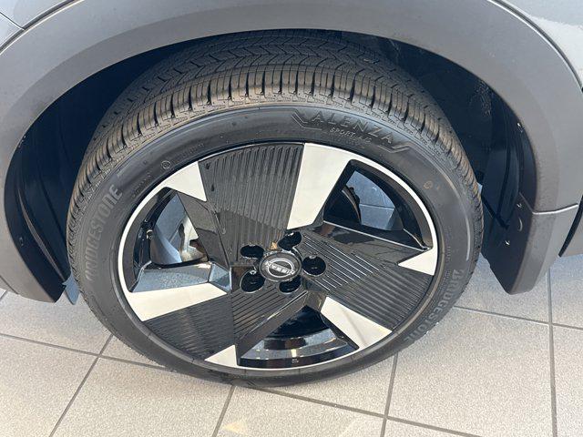 2025 Nissan Kicks SR FWD