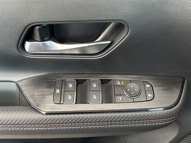 2025 Nissan Kicks SR FWD