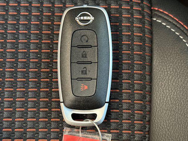 2025 Nissan Kicks SR FWD