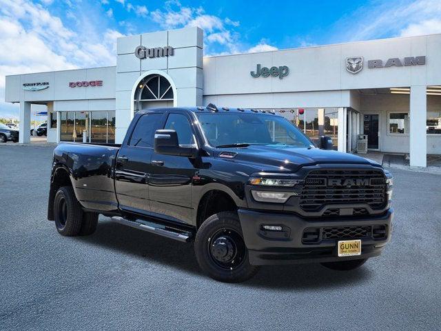 2026 RAM Ram 3500 RAM 3500 TRADESMAN CREW CAB 4X4 8 BOX