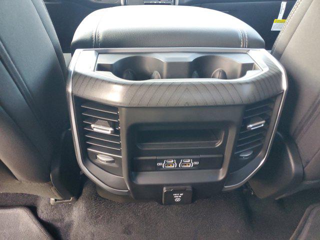2025 Ram 1500 Big Horn Crew Cab 4x4 5'7" Box