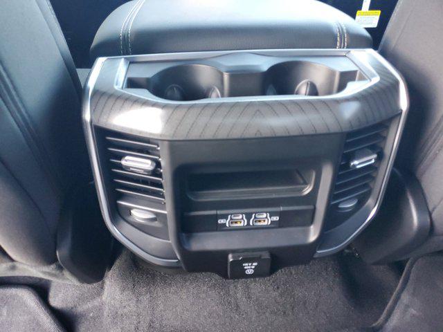 2025 Ram 1500 Big Horn Crew Cab 4x4 5'7" Box