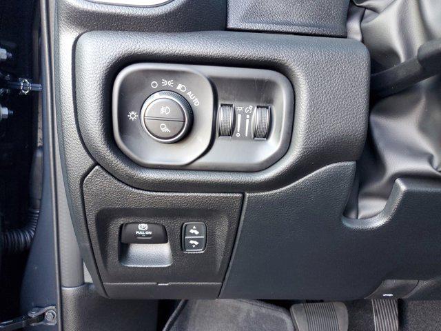 2025 Ram 1500 Big Horn Crew Cab 4x4 5'7" Box