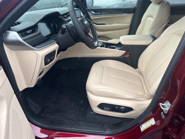 2025 Jeep Grand Cherokee GRAND CHEROKEE LIMITED 4X4 2025 Jeep Grand Cherokee GRAND CHEROKEE LIMITED 4X4