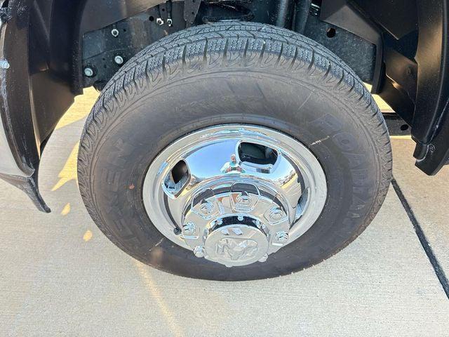 2026 RAM Ram 3500 RAM 3500 TRADESMAN CREW CAB 4X4 8 BOX