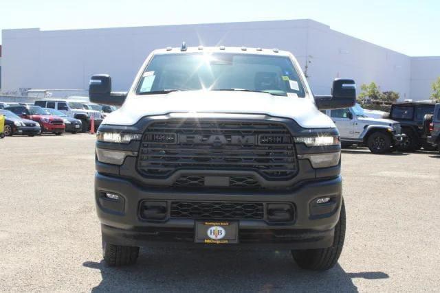 2026 RAM Ram 3500 Chassis Cab RAM 3500 TRADESMAN CHASSIS REGULAR CAB 4X2 60 CA