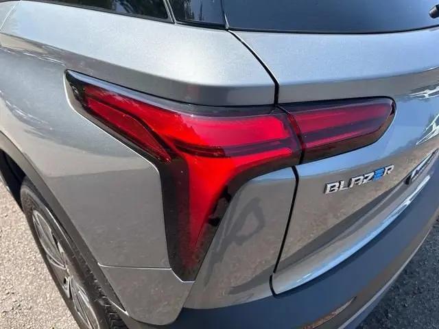 2025 Chevrolet V Blazer eAWD LT