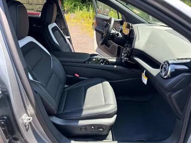 2025 Chevrolet V Blazer eAWD LT