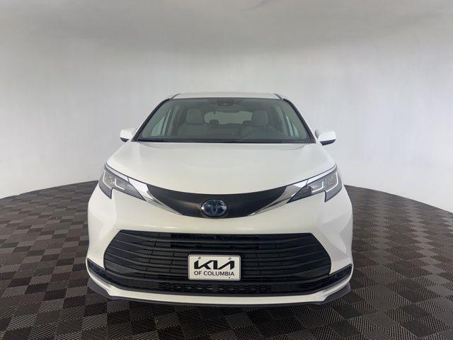 2022 Toyota Sienna LE