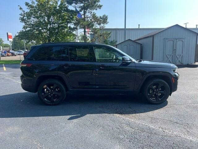 2023 Jeep Grand Cherokee Altitude 4x4 2023 Jeep Grand Cherokee Altitude 4x4