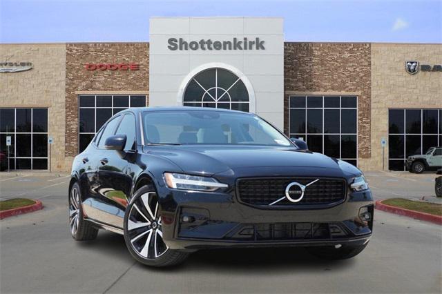2022 Volvo S60 B5 Momentum