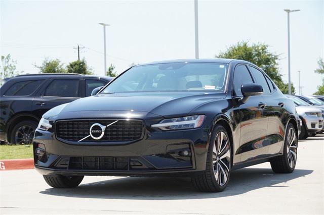 2022 Volvo S60 B5 Momentum