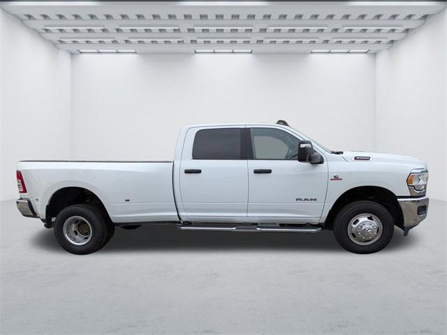 2023 RAM 3500 Big Horn Crew Cab 4x4 8 Box