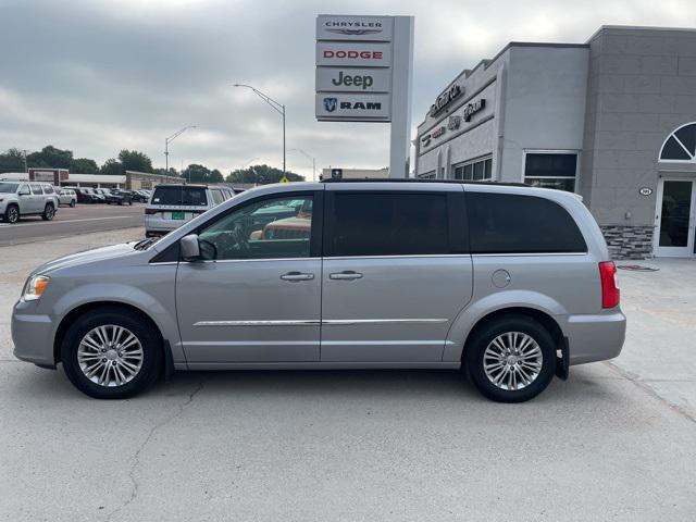 2016 Chrysler Town and Country Touring-L 2016 Chrysler Town and Country Touring-L