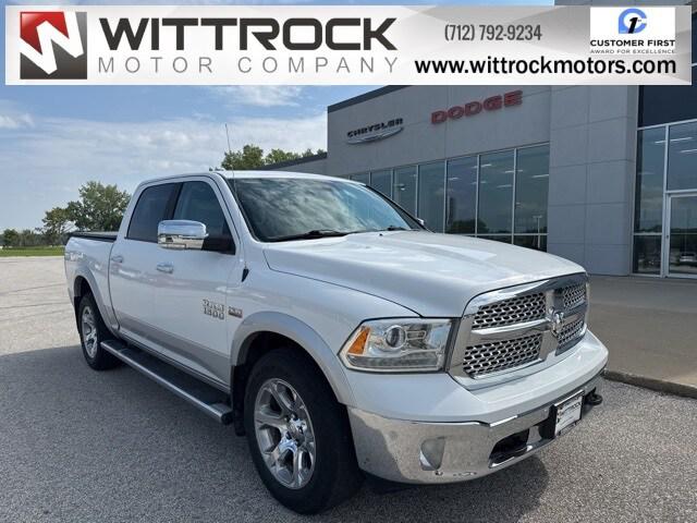 2017 RAM 1500 Laramie Crew Cab 4x4 57 Box 2017 RAM 1500 Laramie Crew Cab 4x4 57 Box