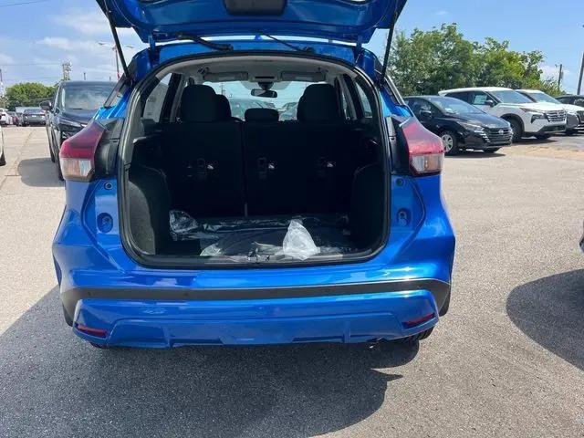 2025 Nissan Kicks S