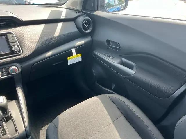 2025 Nissan Kicks S
