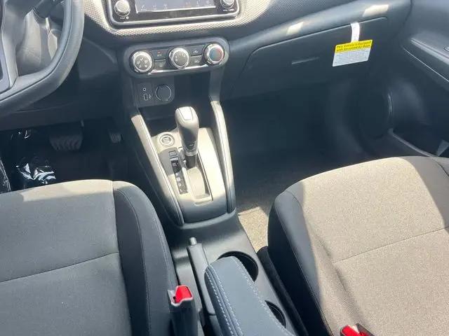 2025 Nissan Kicks S