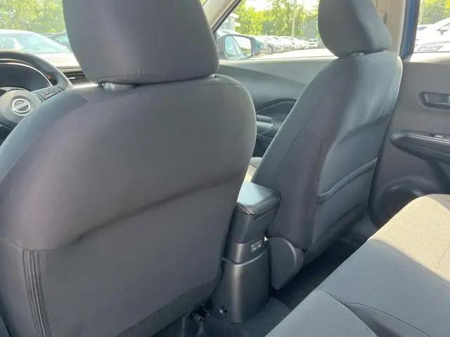 2025 Nissan Kicks S
