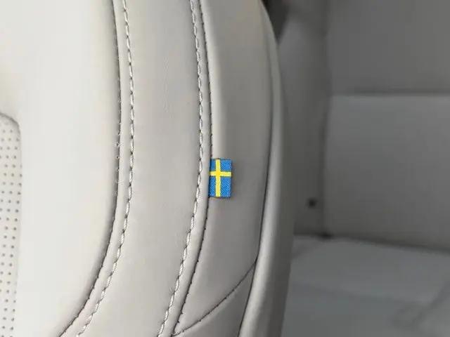 2026 Volvo XC90 Ultra, B6 AWD Gas (mild hybrid), Gasoline, Bright, 7 Seats