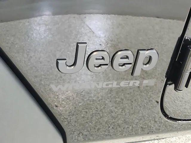 2025 Jeep Wrangler 4-Door Summit 4x4