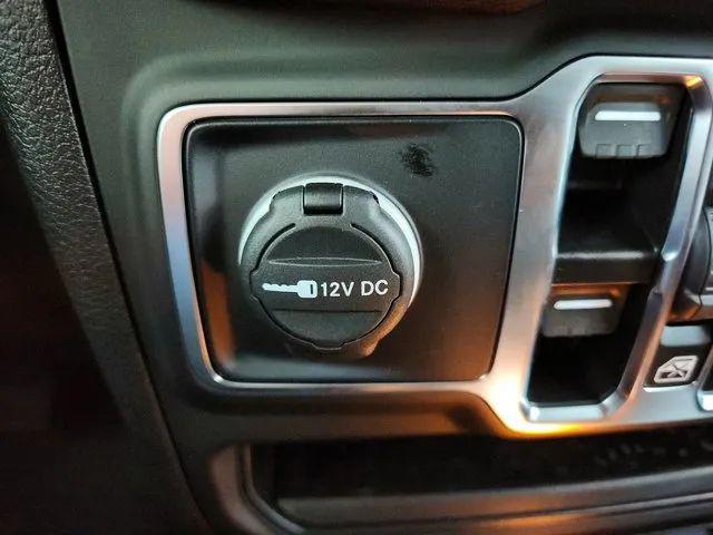 2025 Jeep Wrangler 4-Door Summit 4x4
