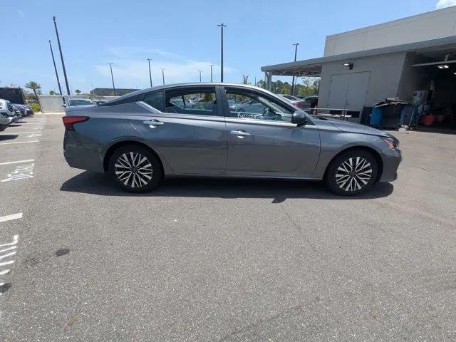 2023 Nissan Altima SV FWD