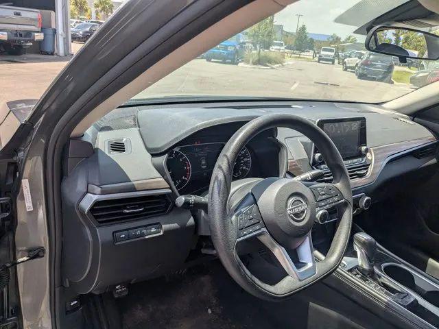 2023 Nissan Altima SV FWD