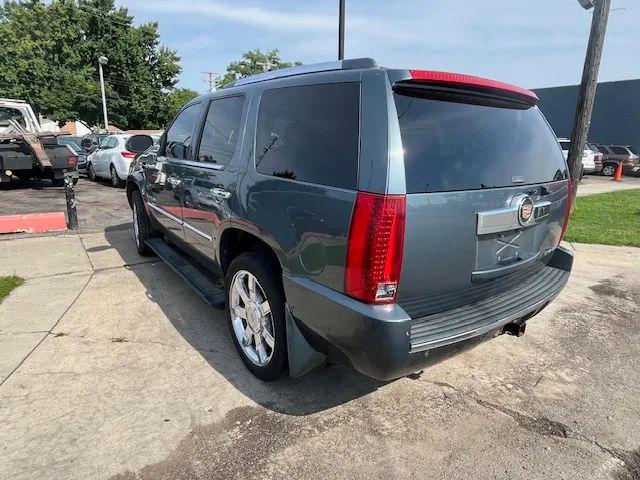 2008 Cadillac Escalade Standard