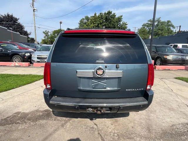 2008 Cadillac Escalade Standard