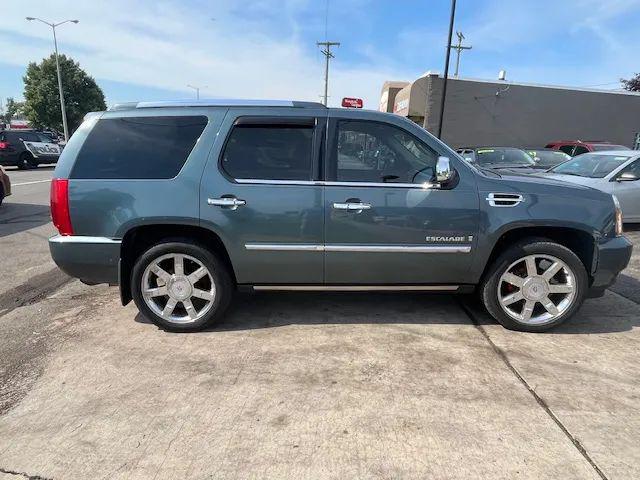 2008 Cadillac Escalade Standard