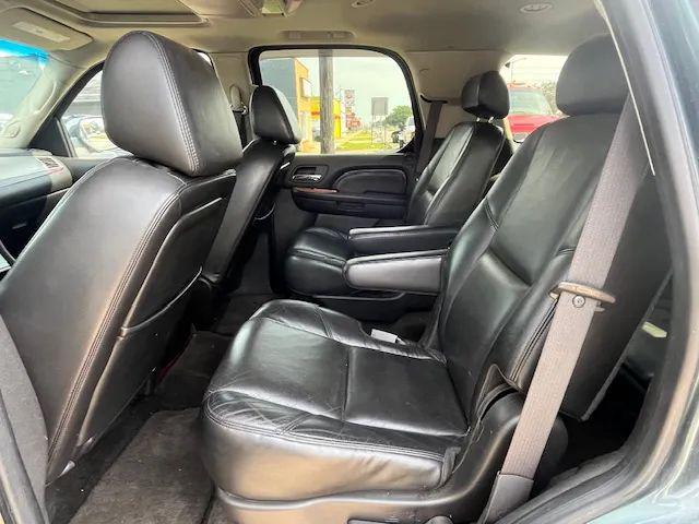 2008 Cadillac Escalade Standard