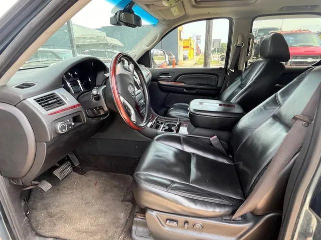2008 Cadillac Escalade Standard