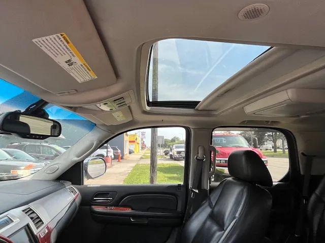 2008 Cadillac Escalade Standard