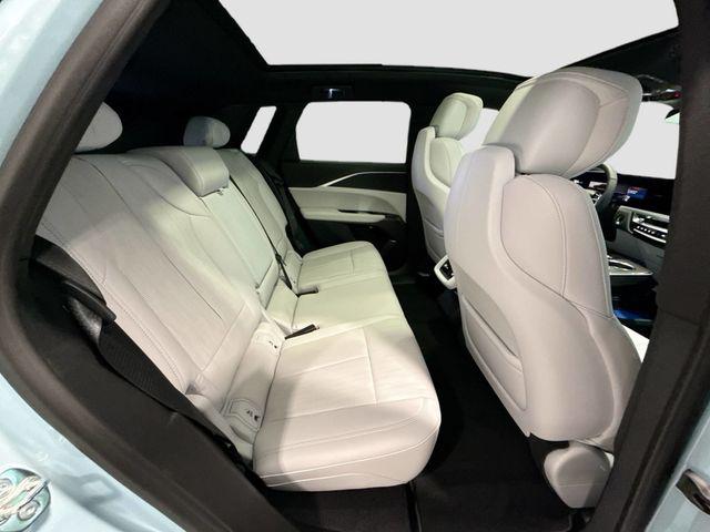 2025 Cadillac iQ Sport w/1SF