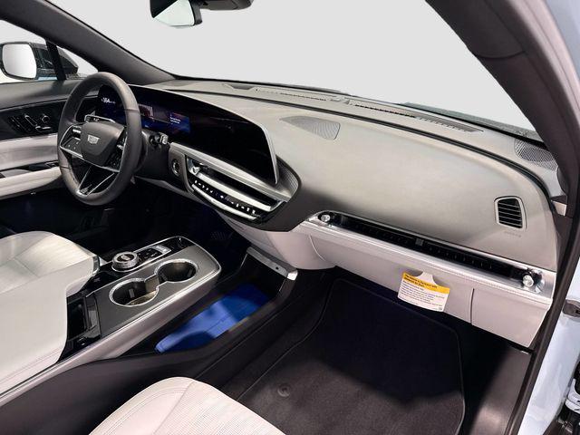 2025 Cadillac iQ Sport w/1SF