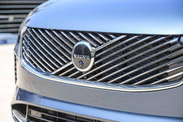 2026 Volvo XC90 Plug-In Hybrid Ultra, T8 AWD, Electric/Gasoline, Bright, 7 Seats
