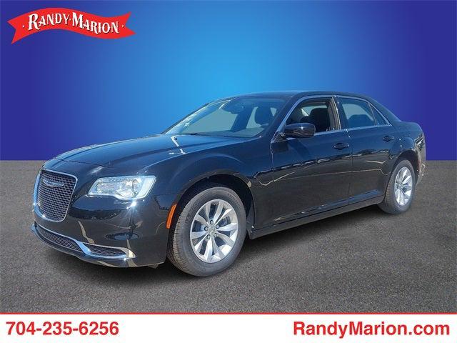 2023 Chrysler 300 Touring