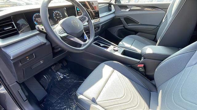 2025 Volkswagen Tiguan 2.0T SE