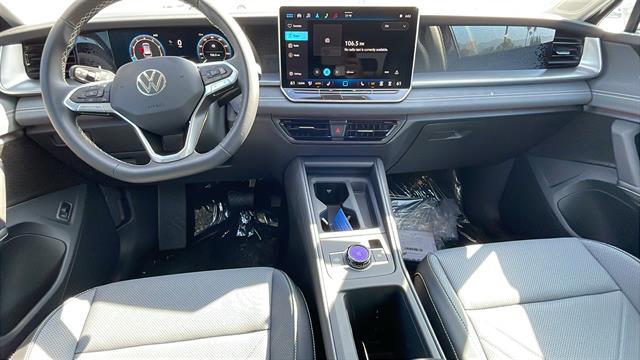 2025 Volkswagen Tiguan 2.0T SE