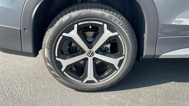 2025 Volkswagen Tiguan 2.0T SE