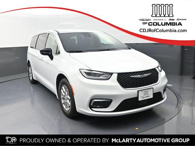 2026 Chrysler Pacifica Select for sale in Columbia, MO