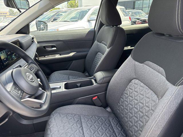 2025 Nissan Kicks SV FWD
