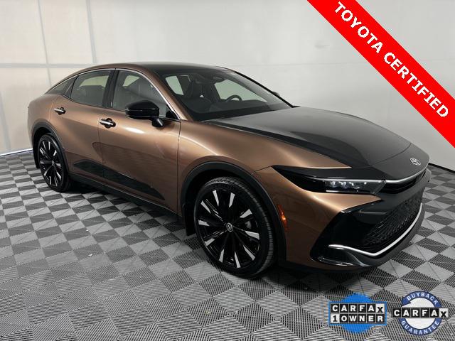 2023 Toyota Crown Platinum's photo