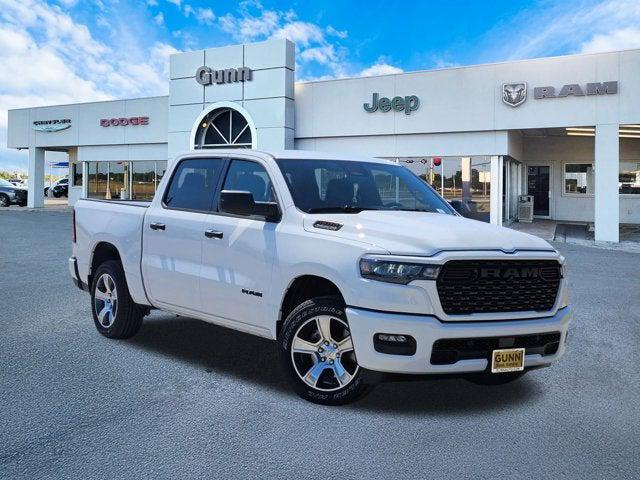 2026 RAM Ram 1500 RAM 1500 EXPRESS CREW CAB 4X4 57 BOX
