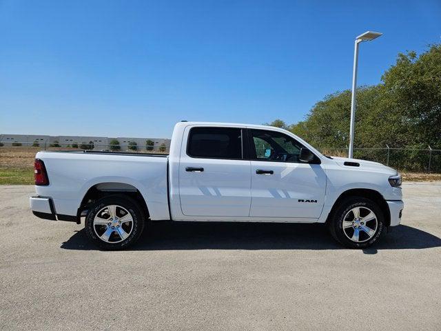 2026 RAM Ram 1500 RAM 1500 EXPRESS CREW CAB 4X4 57 BOX